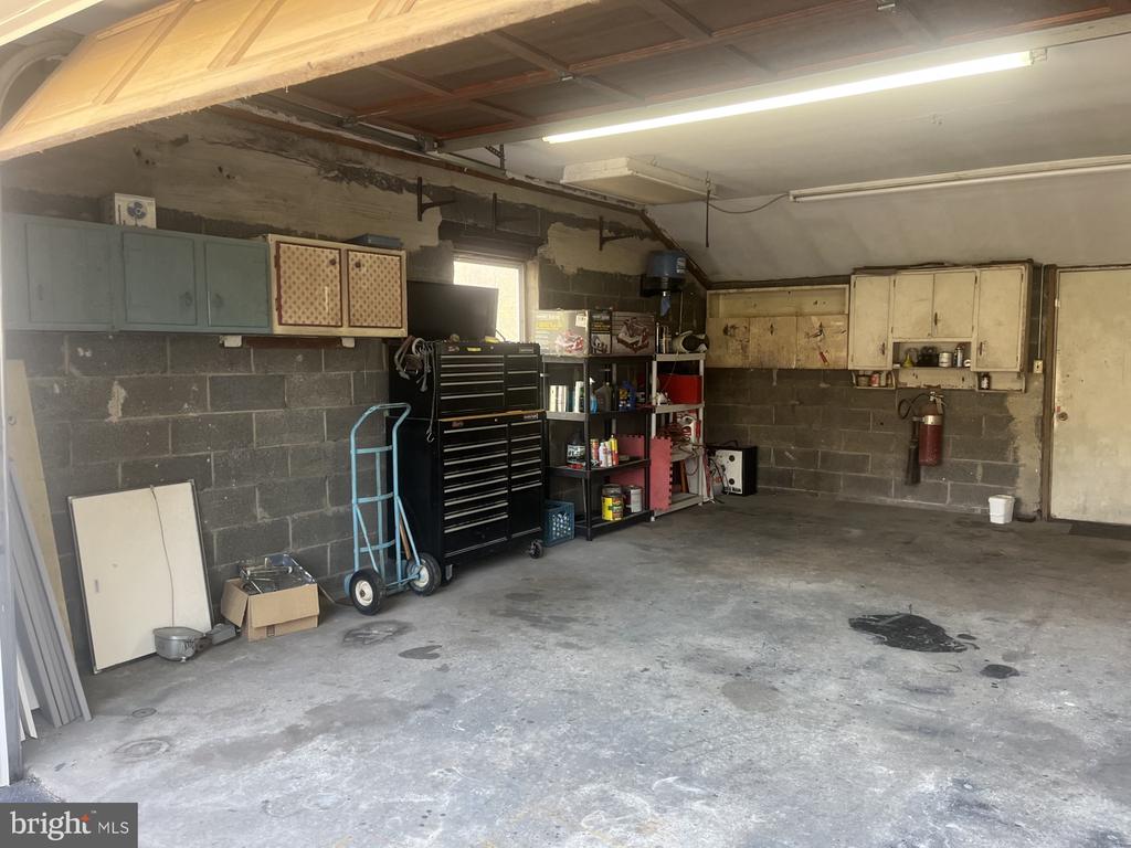 405 E WOODLAND AVENUE