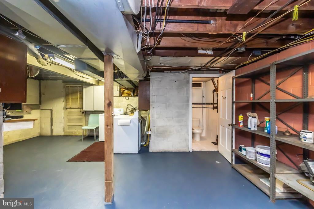 405 E WOODLAND AVENUE