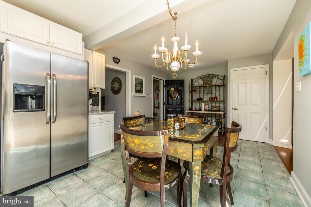 405 E WOODLAND AVENUE