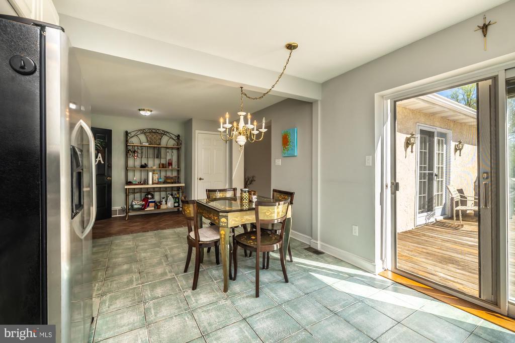 405 E WOODLAND AVENUE