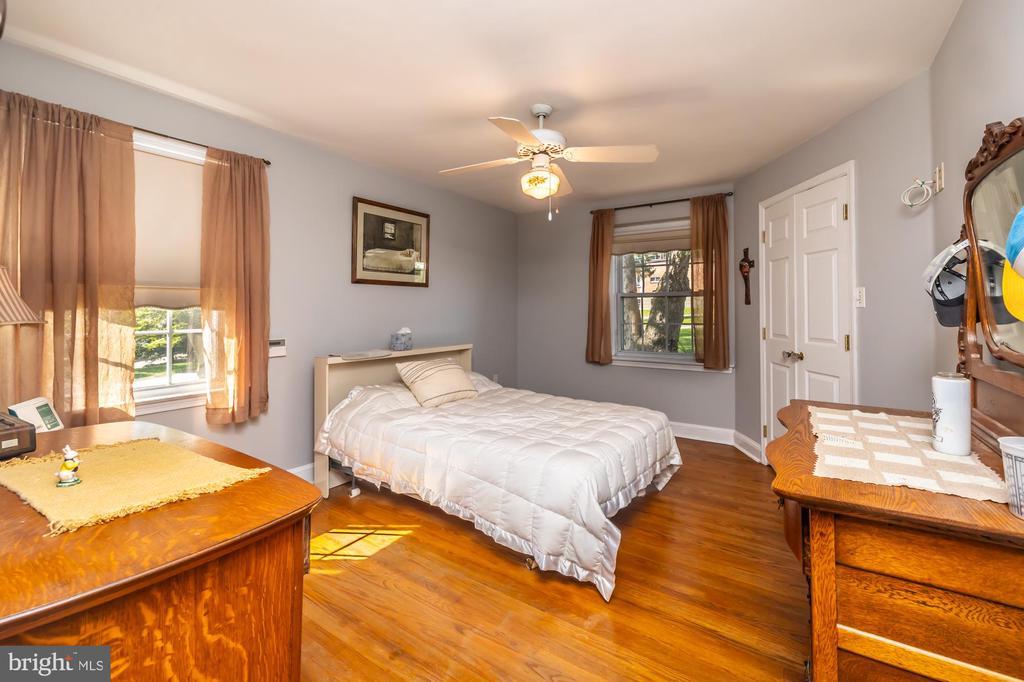 405 E WOODLAND AVENUE