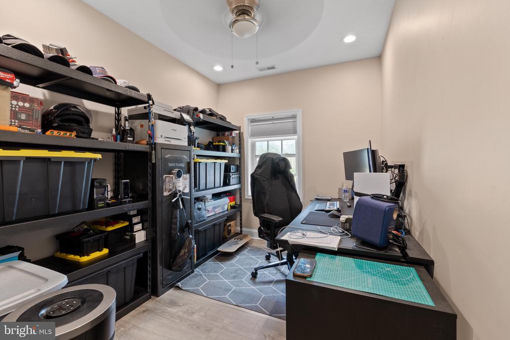 711 HEDGEROW DRIVE