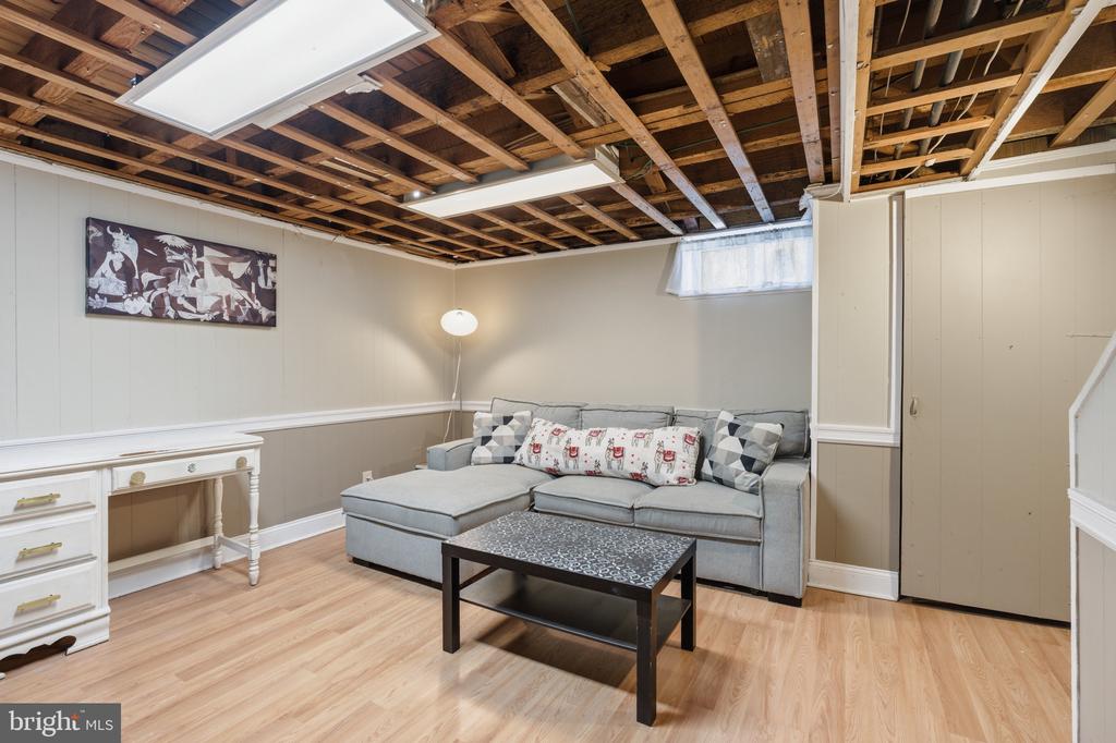614 RIVELY AVENUE