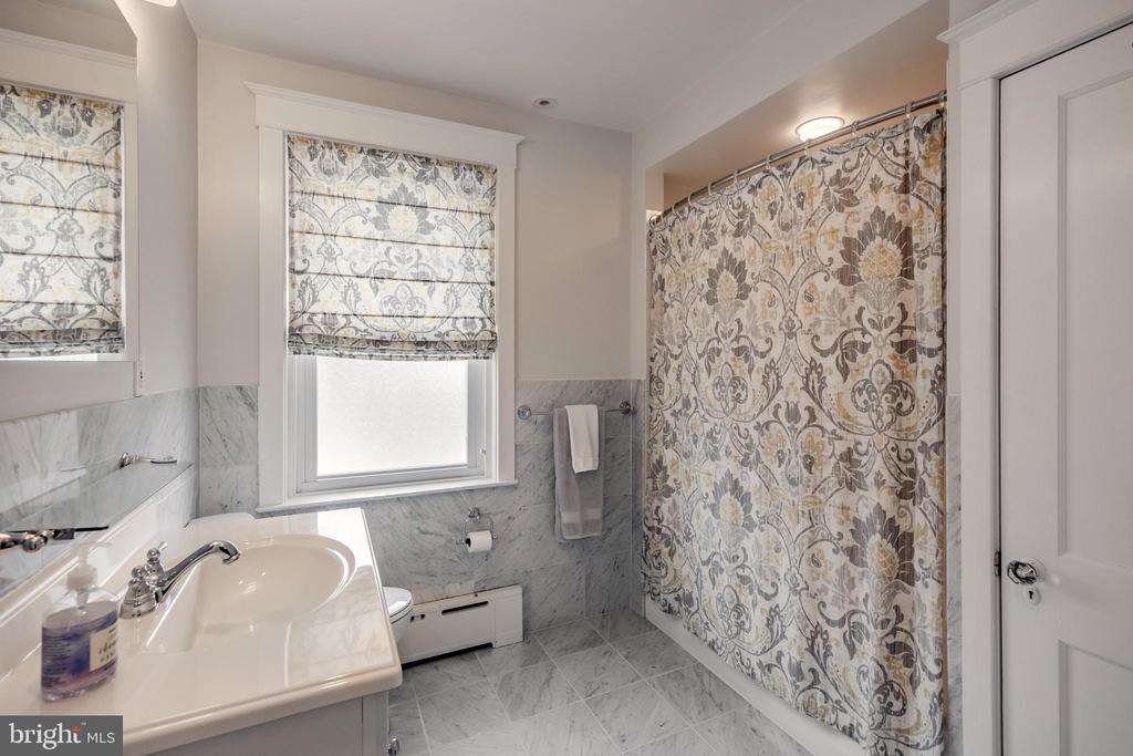 2525 OLCOTT AVENUE