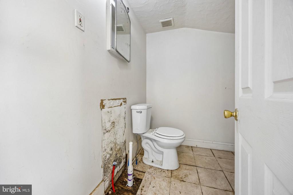2706 W 7TH STREET