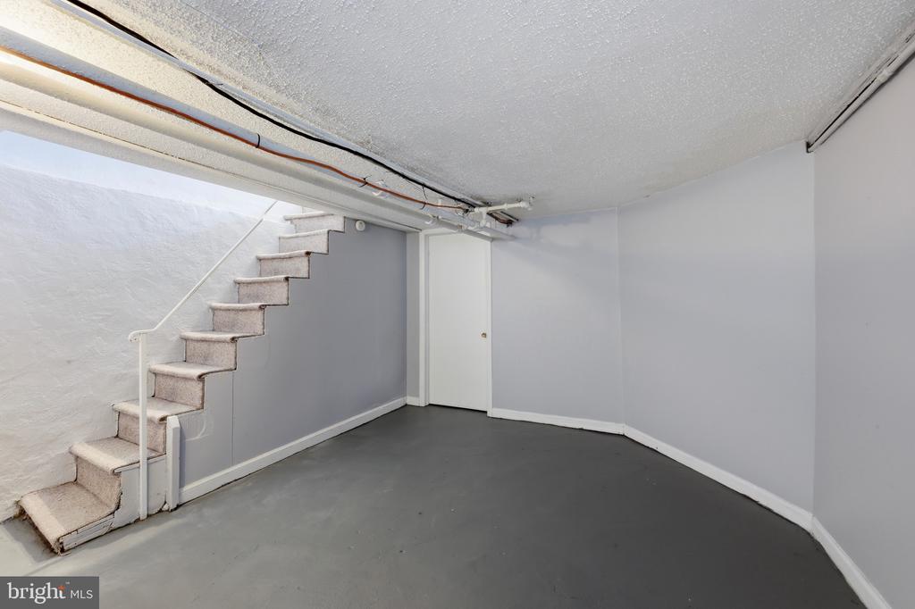 1105 WILSON DRIVE