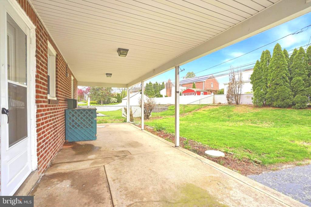 544 LAWRENCE ROAD