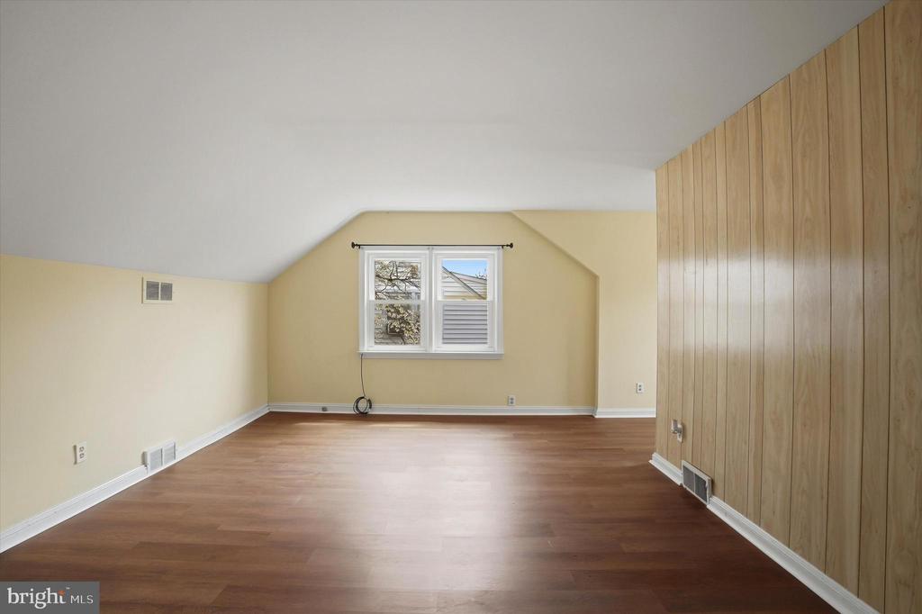 544 LAWRENCE ROAD