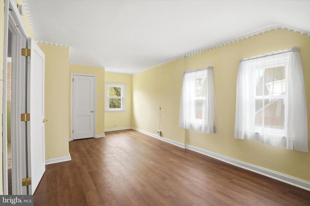 544 LAWRENCE ROAD