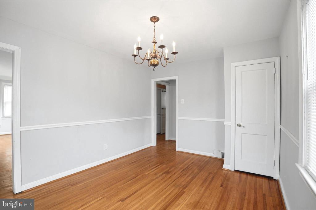 544 LAWRENCE ROAD