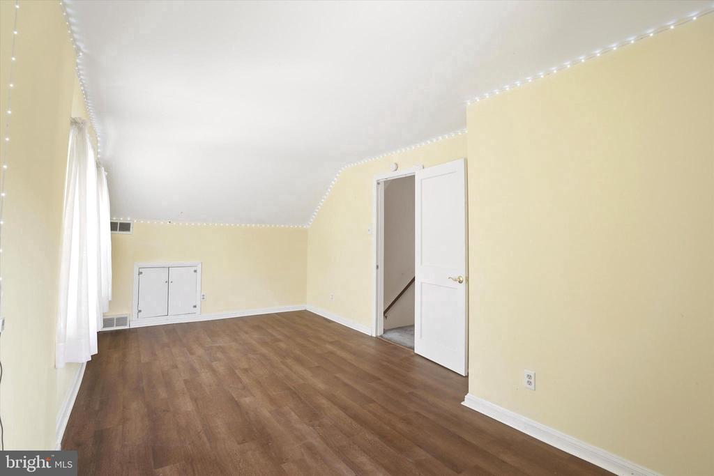 544 LAWRENCE ROAD