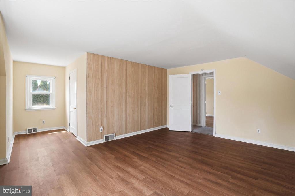 544 LAWRENCE ROAD