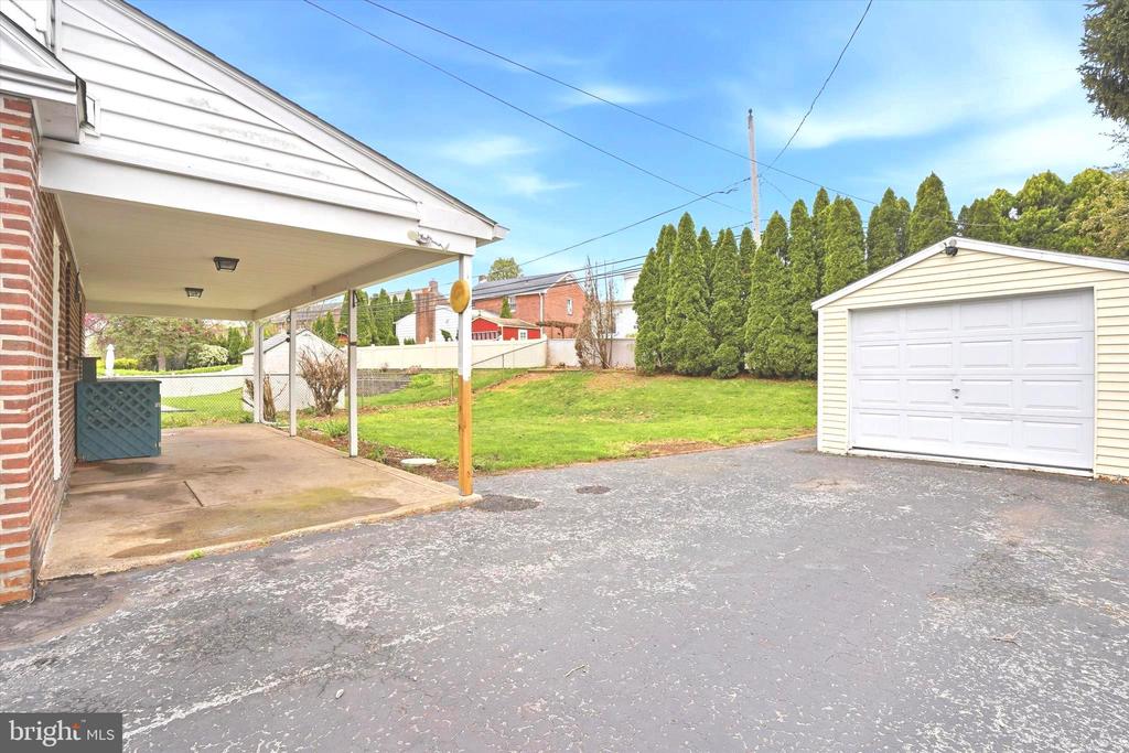 544 LAWRENCE ROAD