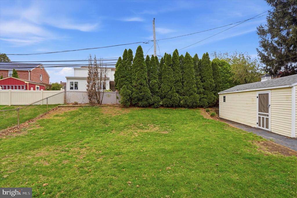 544 LAWRENCE ROAD