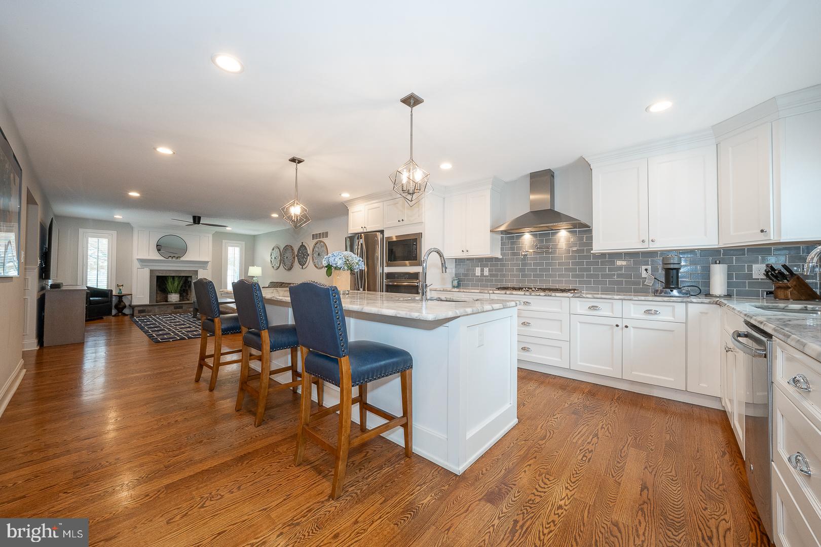 407 VALLEY GLEN DRIVE