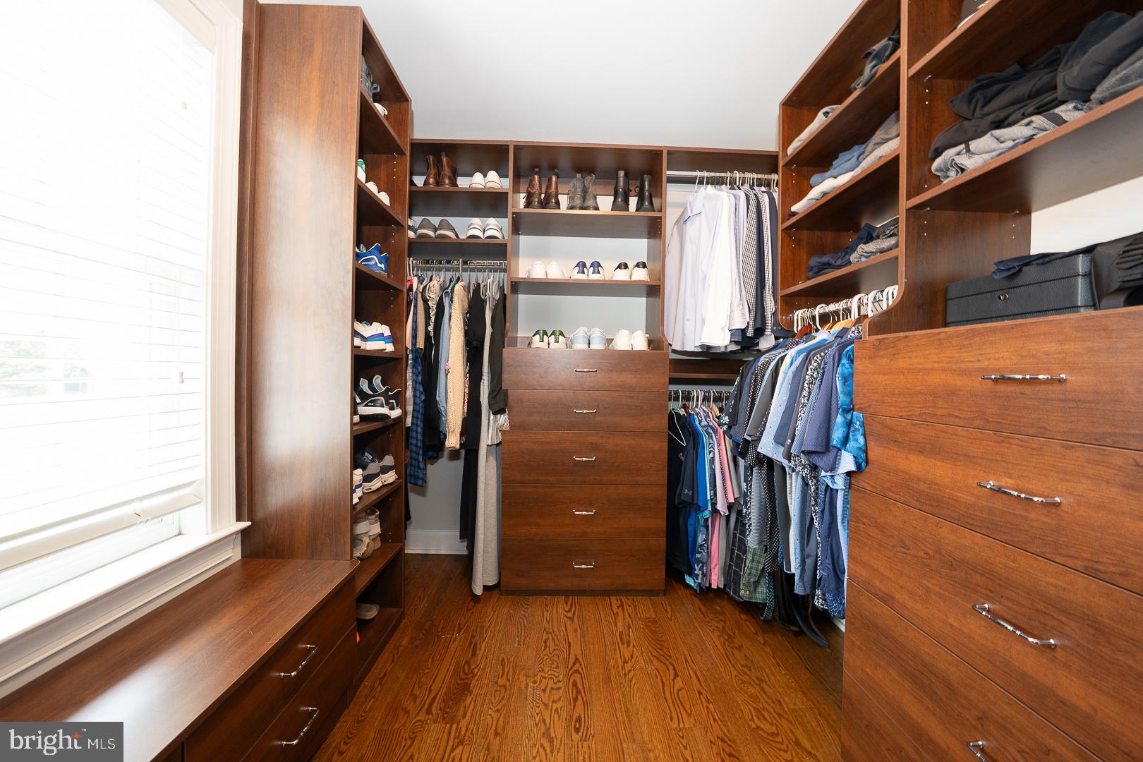 407 VALLEY GLEN DRIVE