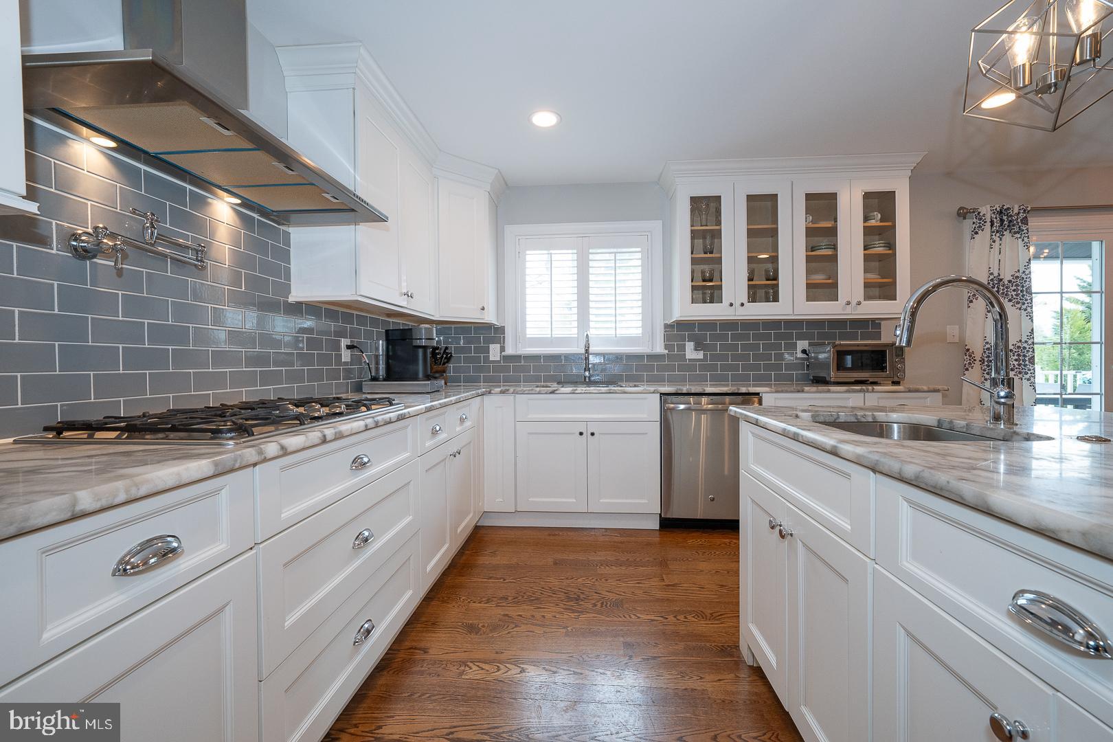 407 VALLEY GLEN DRIVE