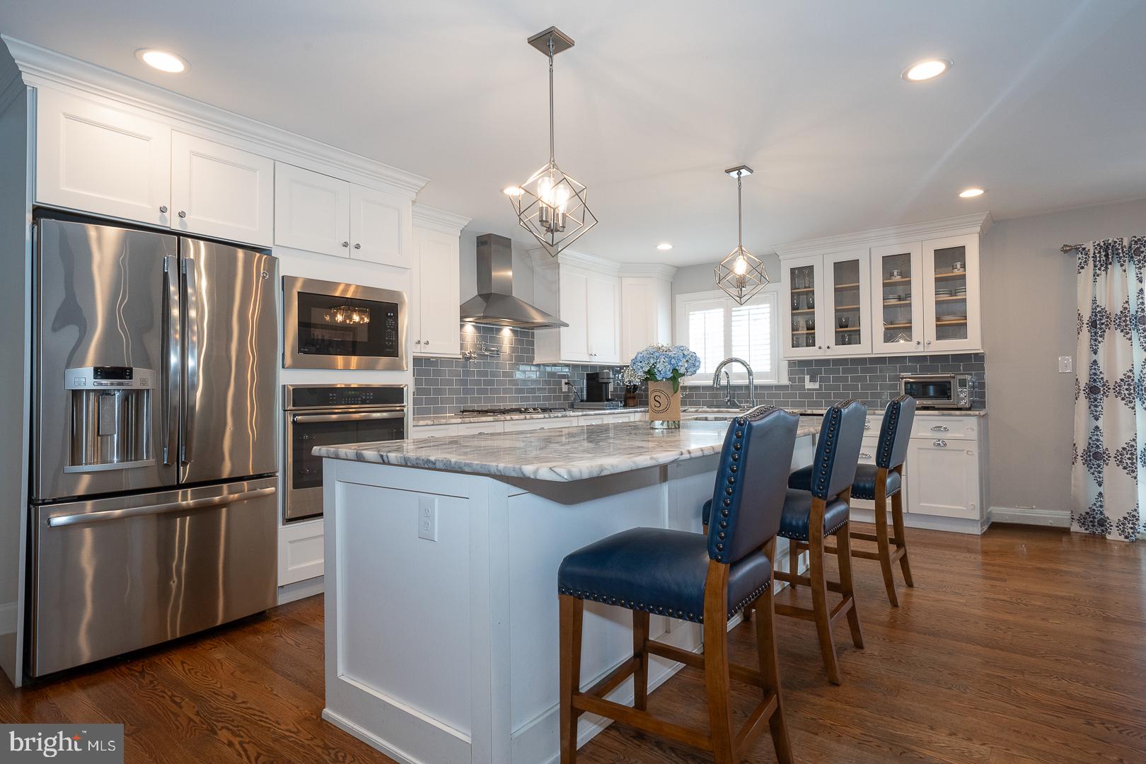 407 VALLEY GLEN DRIVE