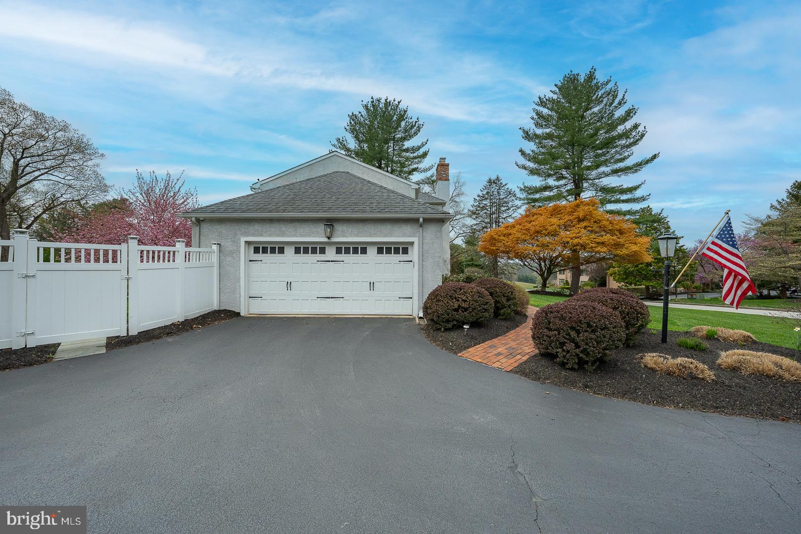 407 VALLEY GLEN DRIVE