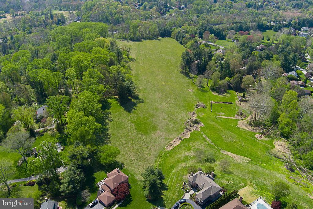 407 VALLEY GLEN DRIVE
