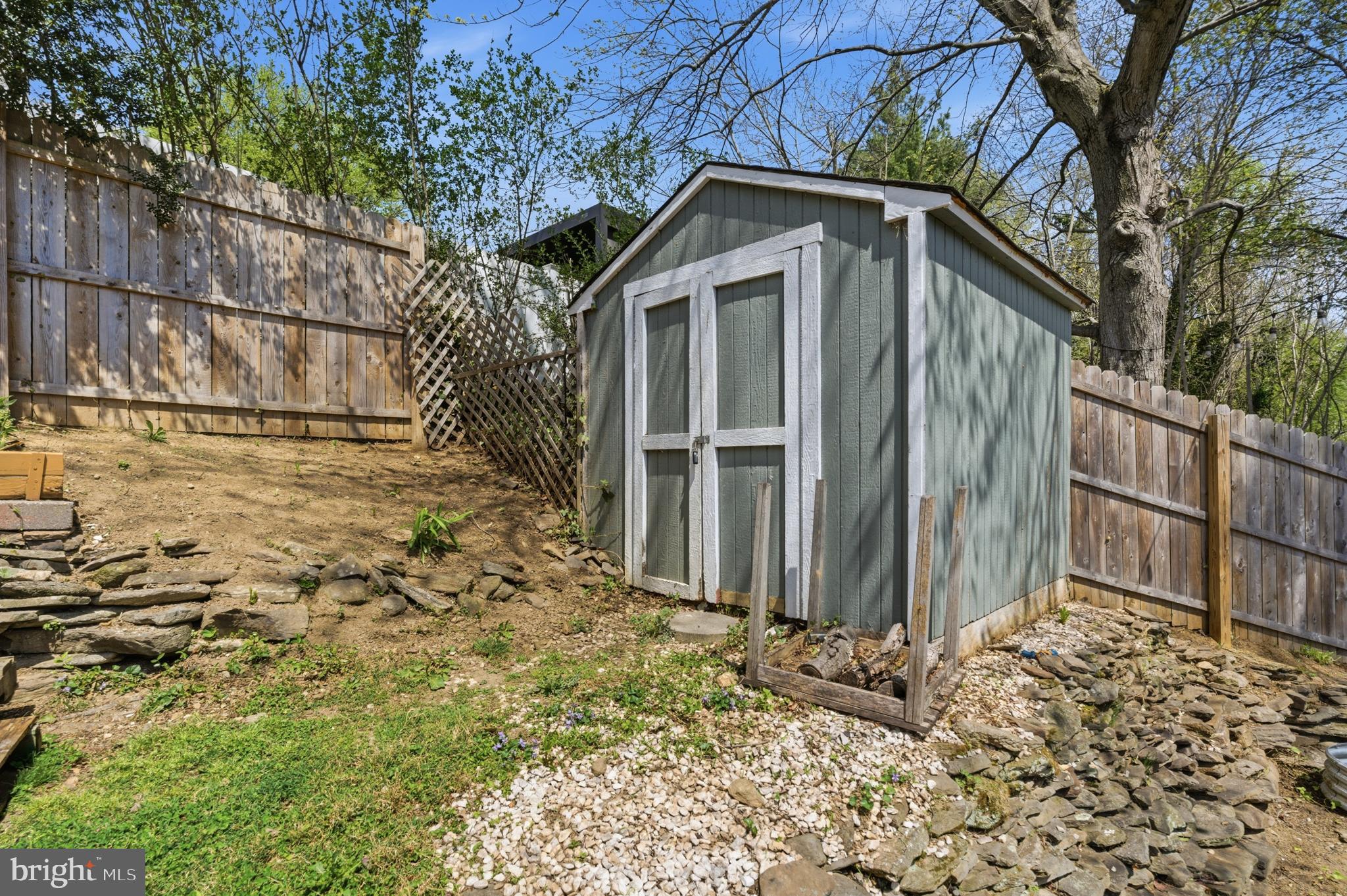 1313 DELMONT AVENUE