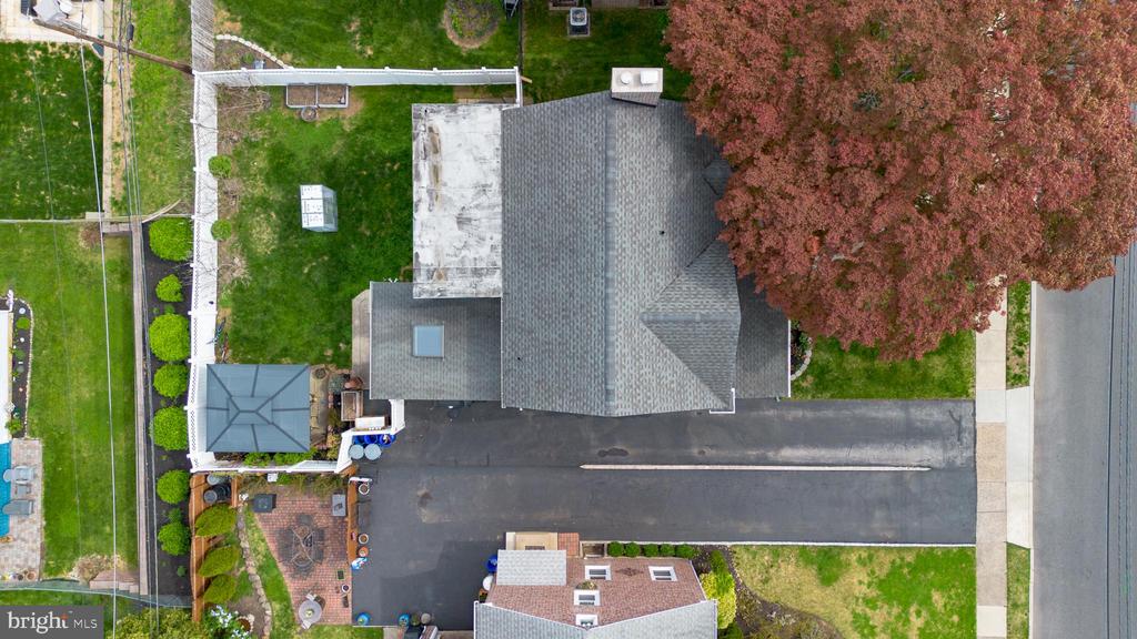 827 HARPER AVENUE