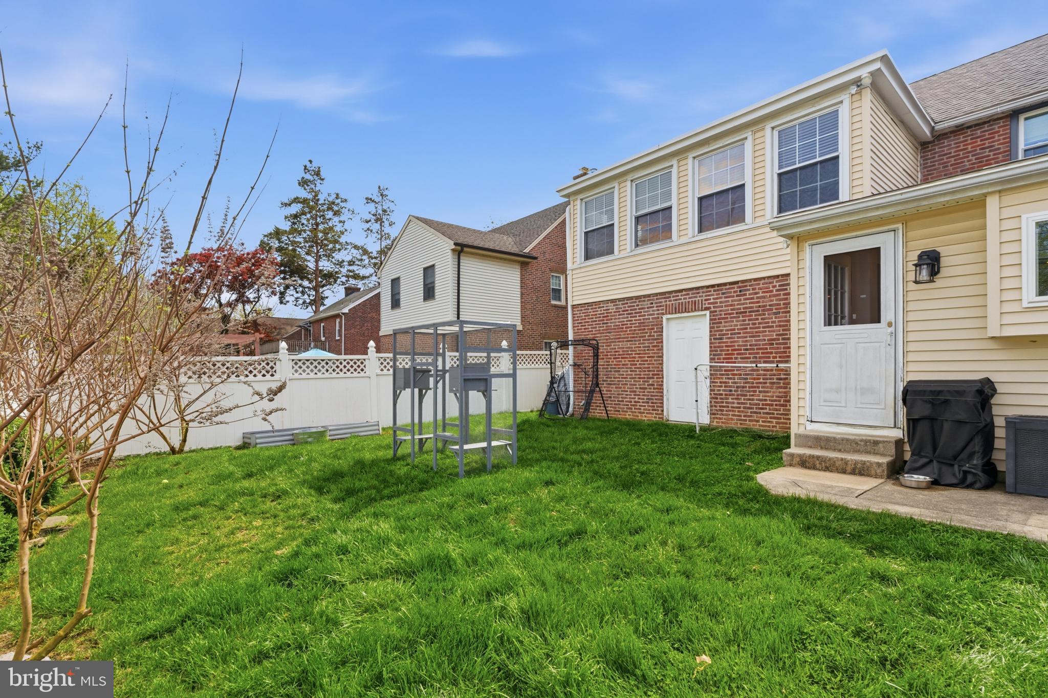 827 HARPER AVENUE