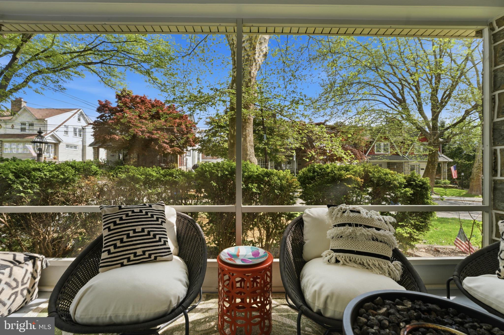 526 COUNTRY CLUB LANE