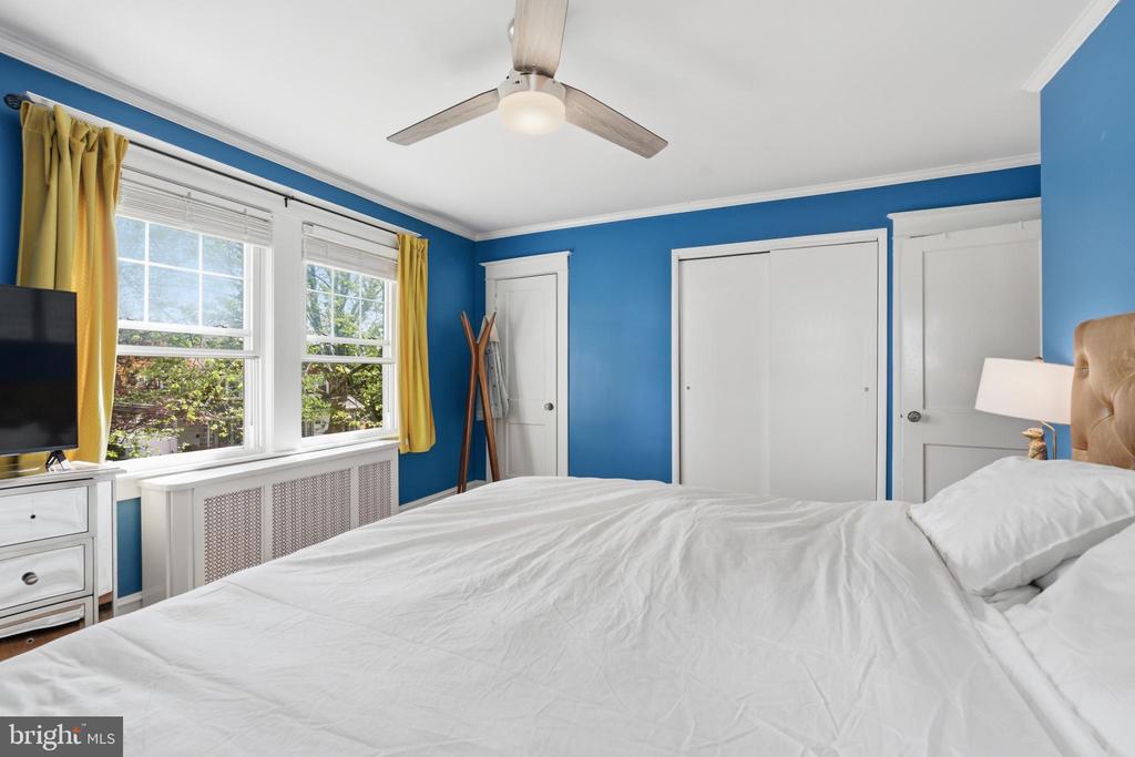 526 COUNTRY CLUB LANE