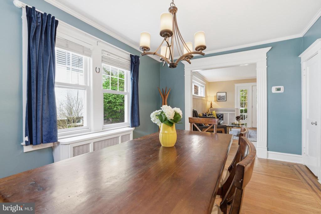 526 COUNTRY CLUB LANE