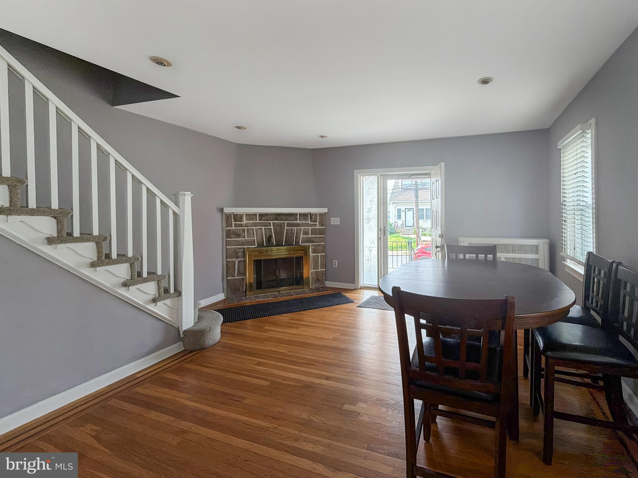 1213 HARDING DRIVE