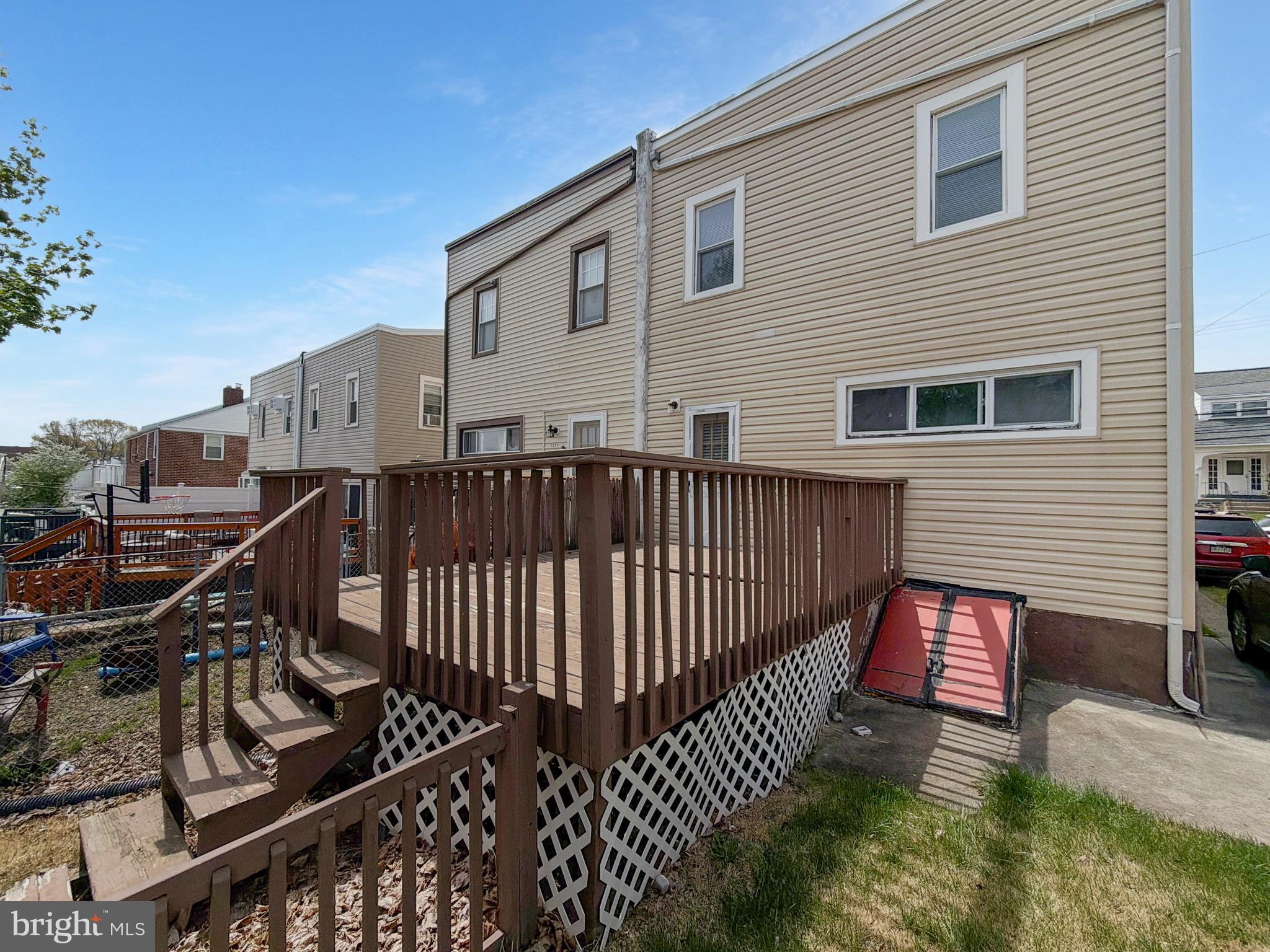 1213 HARDING DRIVE