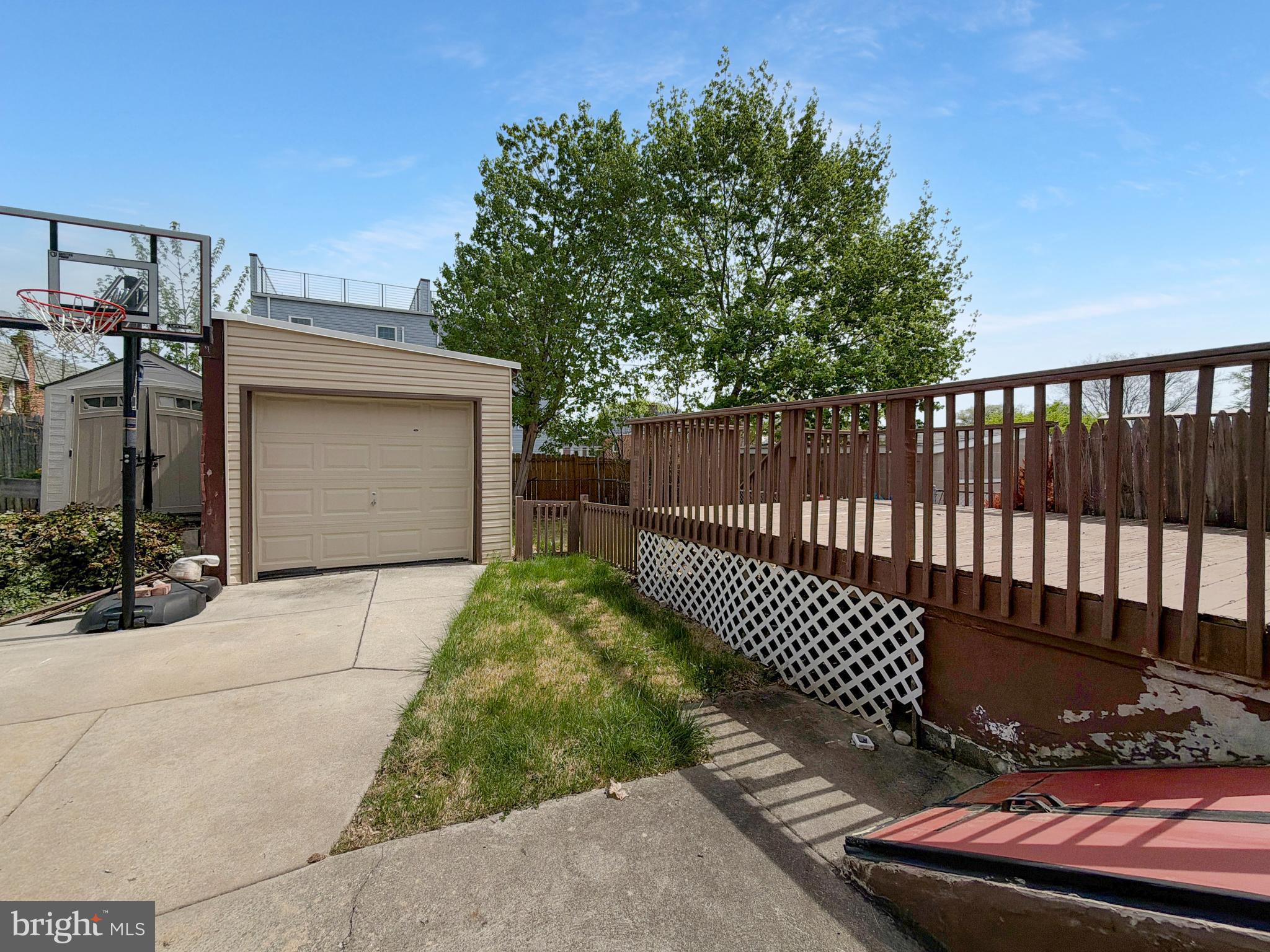 1213 HARDING DRIVE