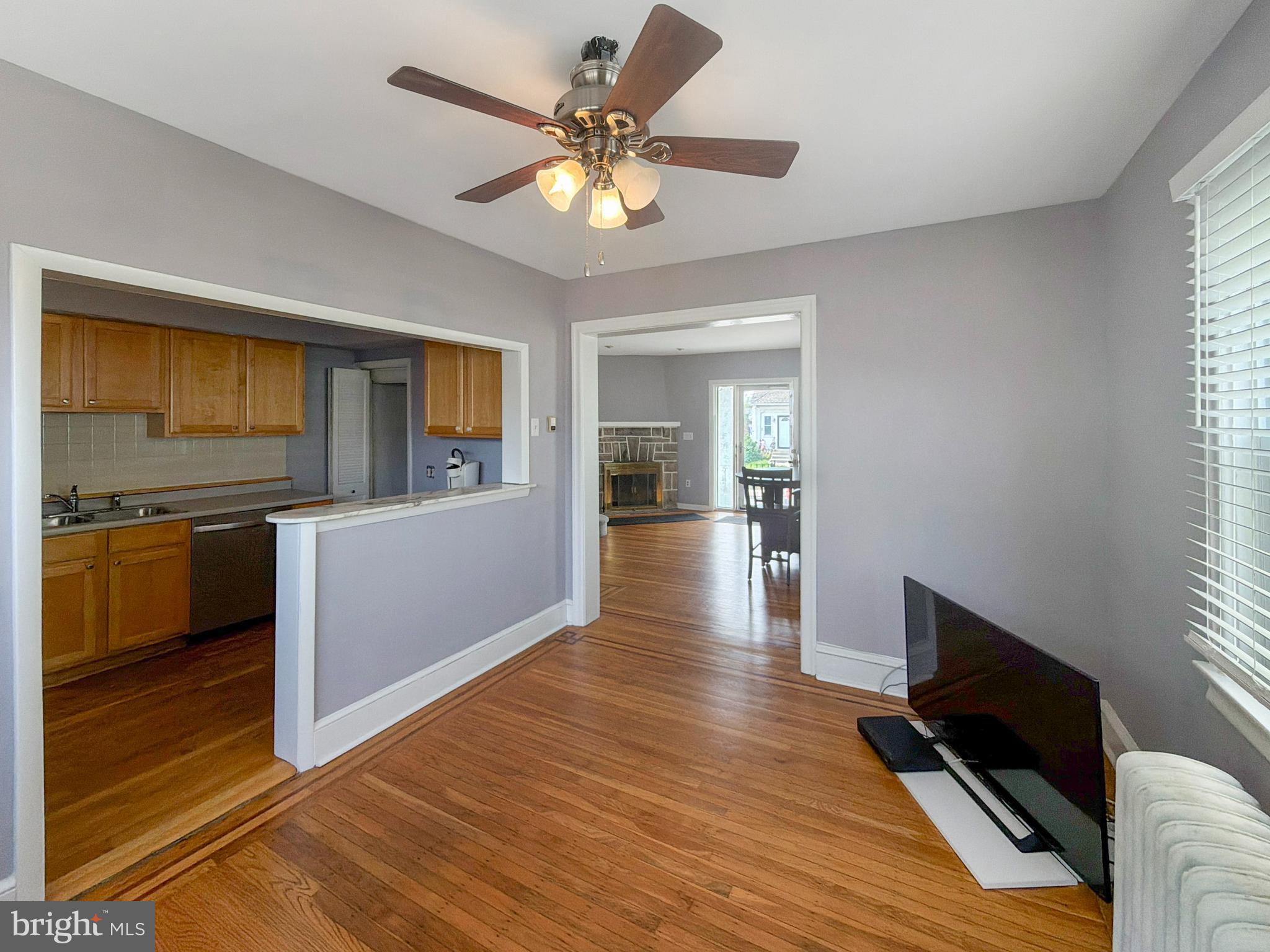 1213 HARDING DRIVE
