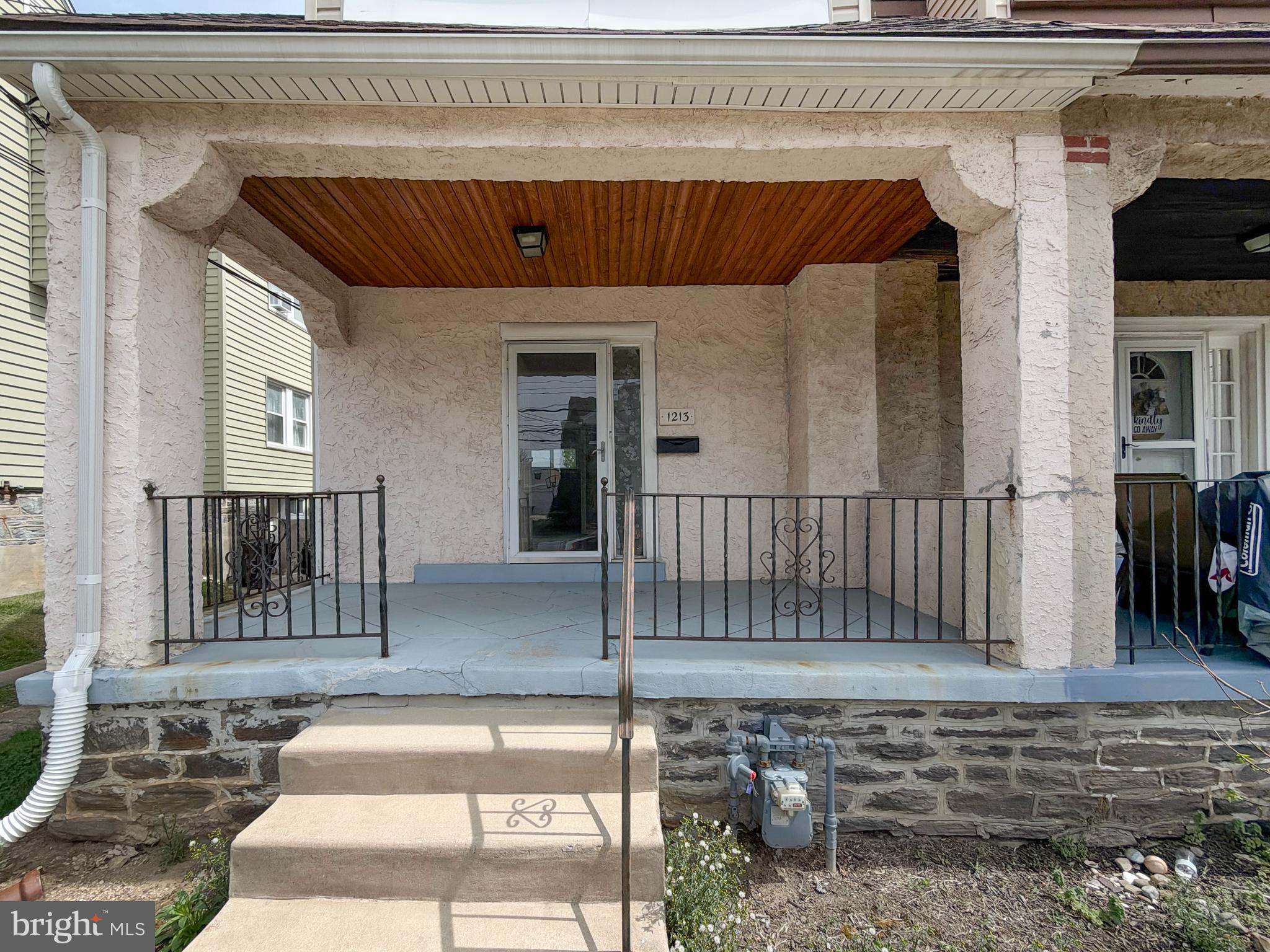 1213 HARDING DRIVE