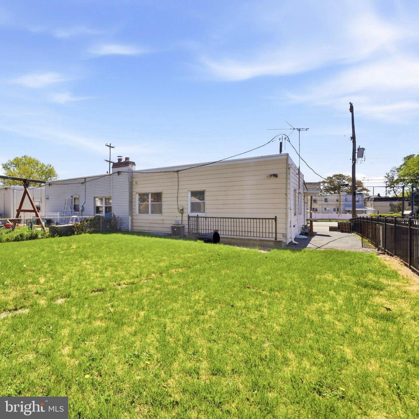17 E BERKLEY AVENUE