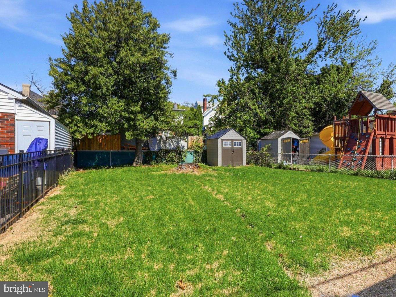 17 E BERKLEY AVENUE