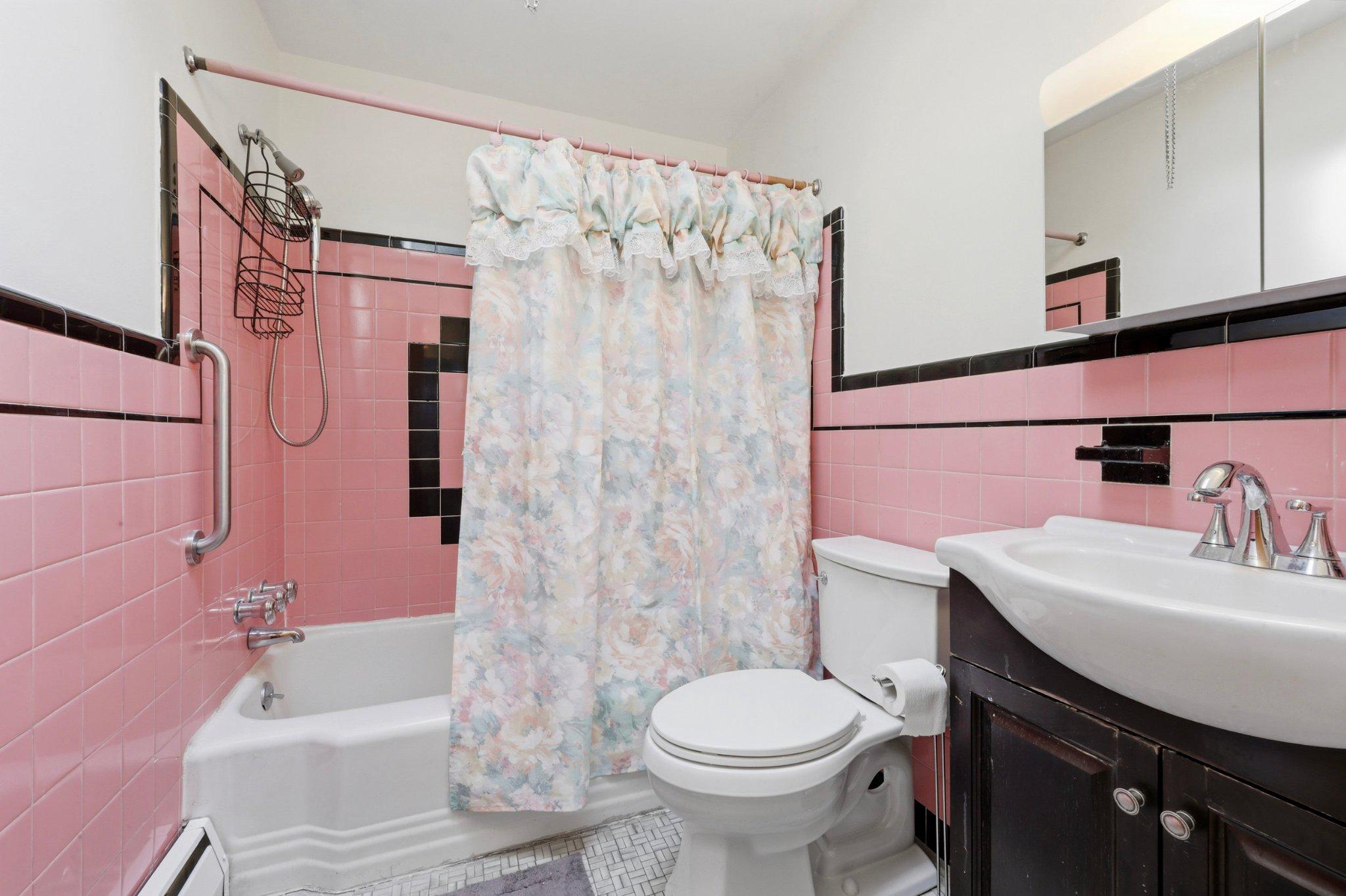17 E BERKLEY AVENUE