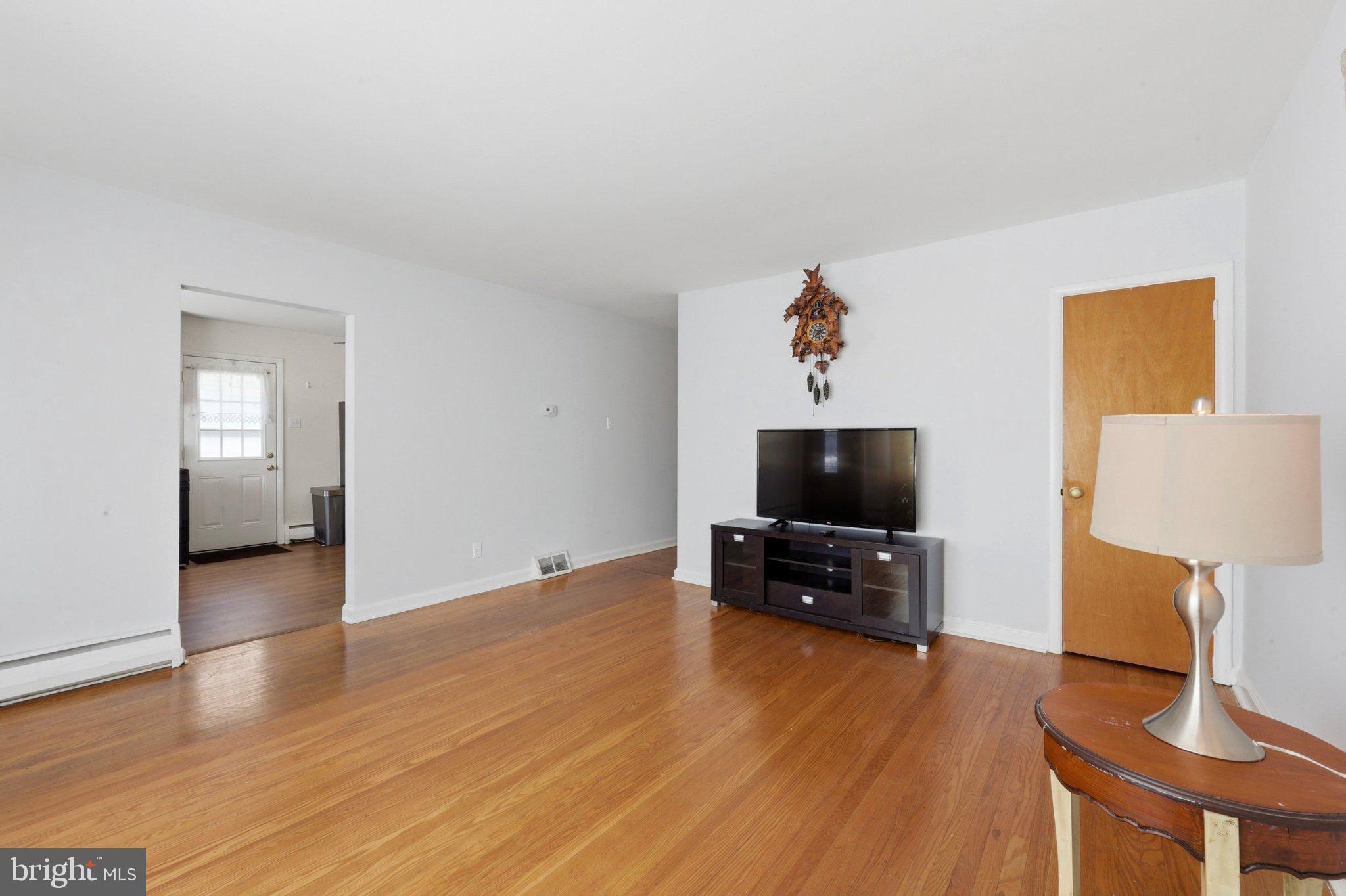 17 E BERKLEY AVENUE