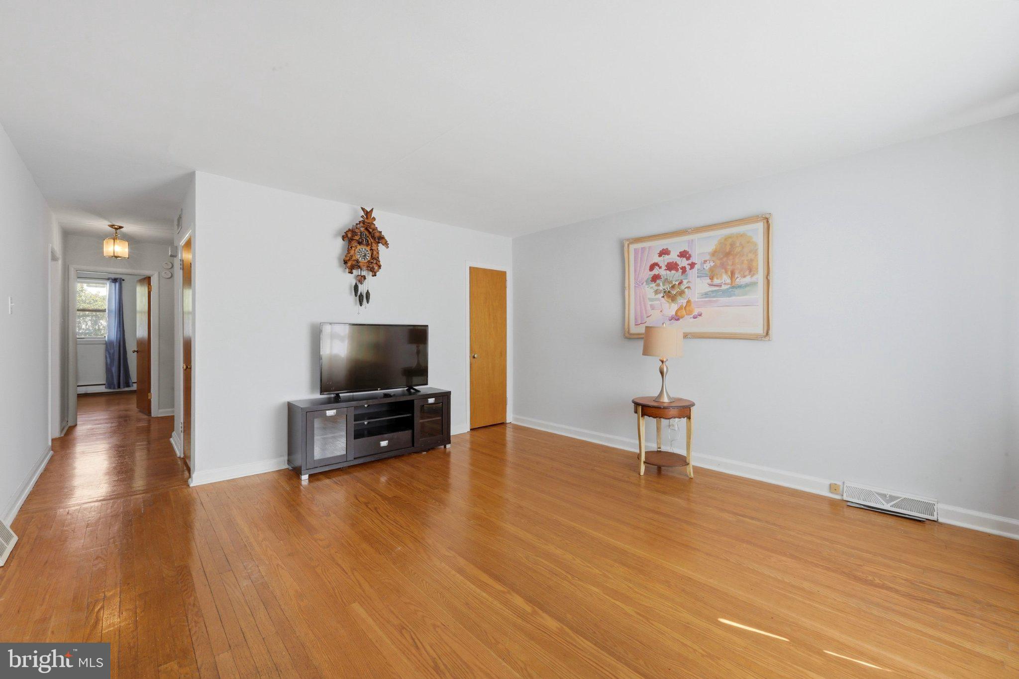 17 E BERKLEY AVENUE