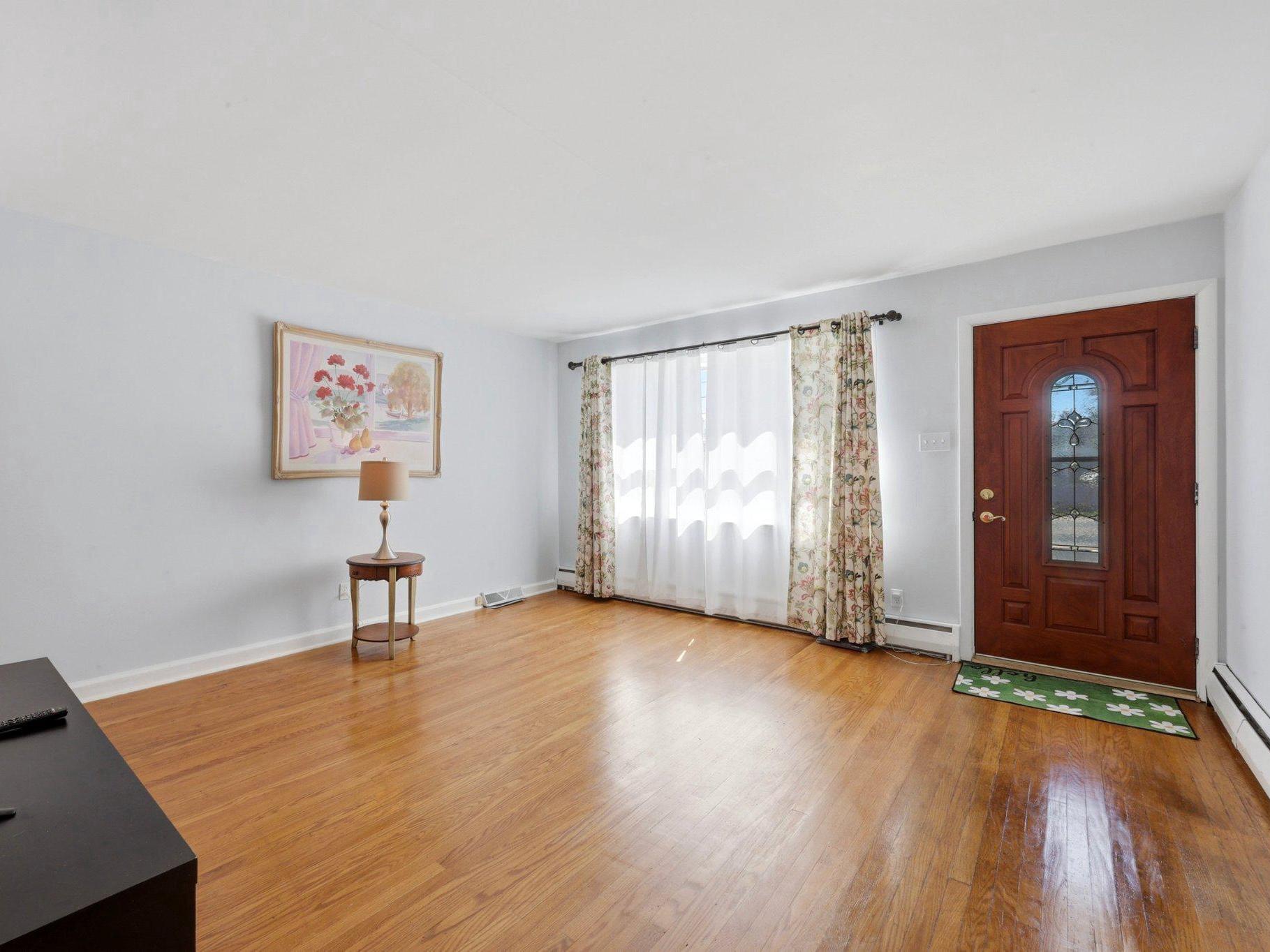 17 E BERKLEY AVENUE