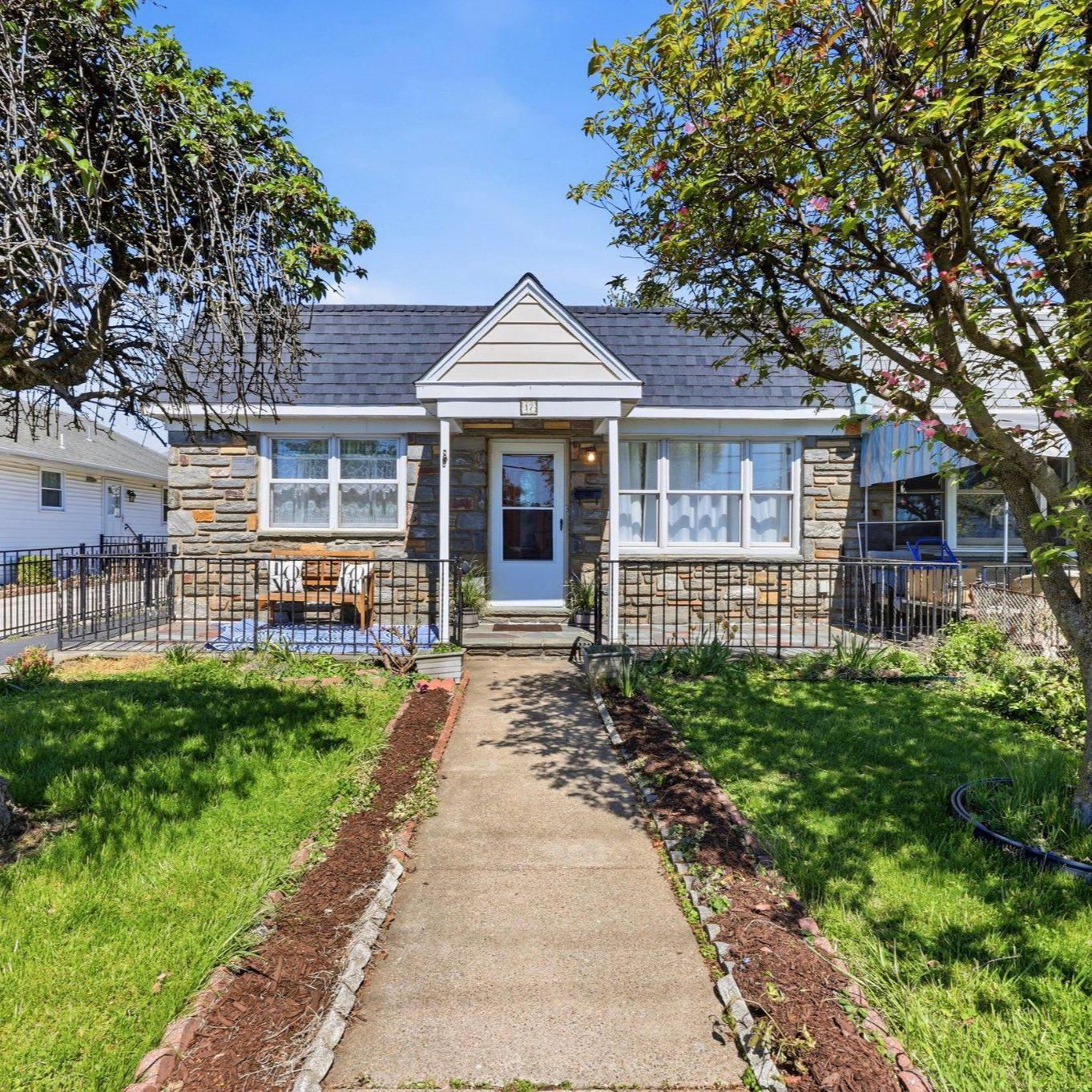 17 E BERKLEY AVENUE