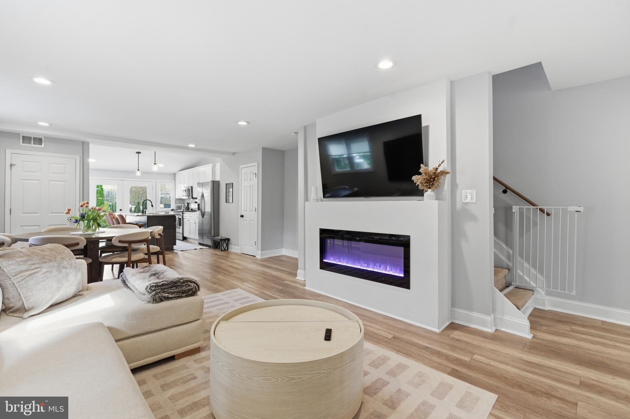 2508 CHESTNUT AVENUE