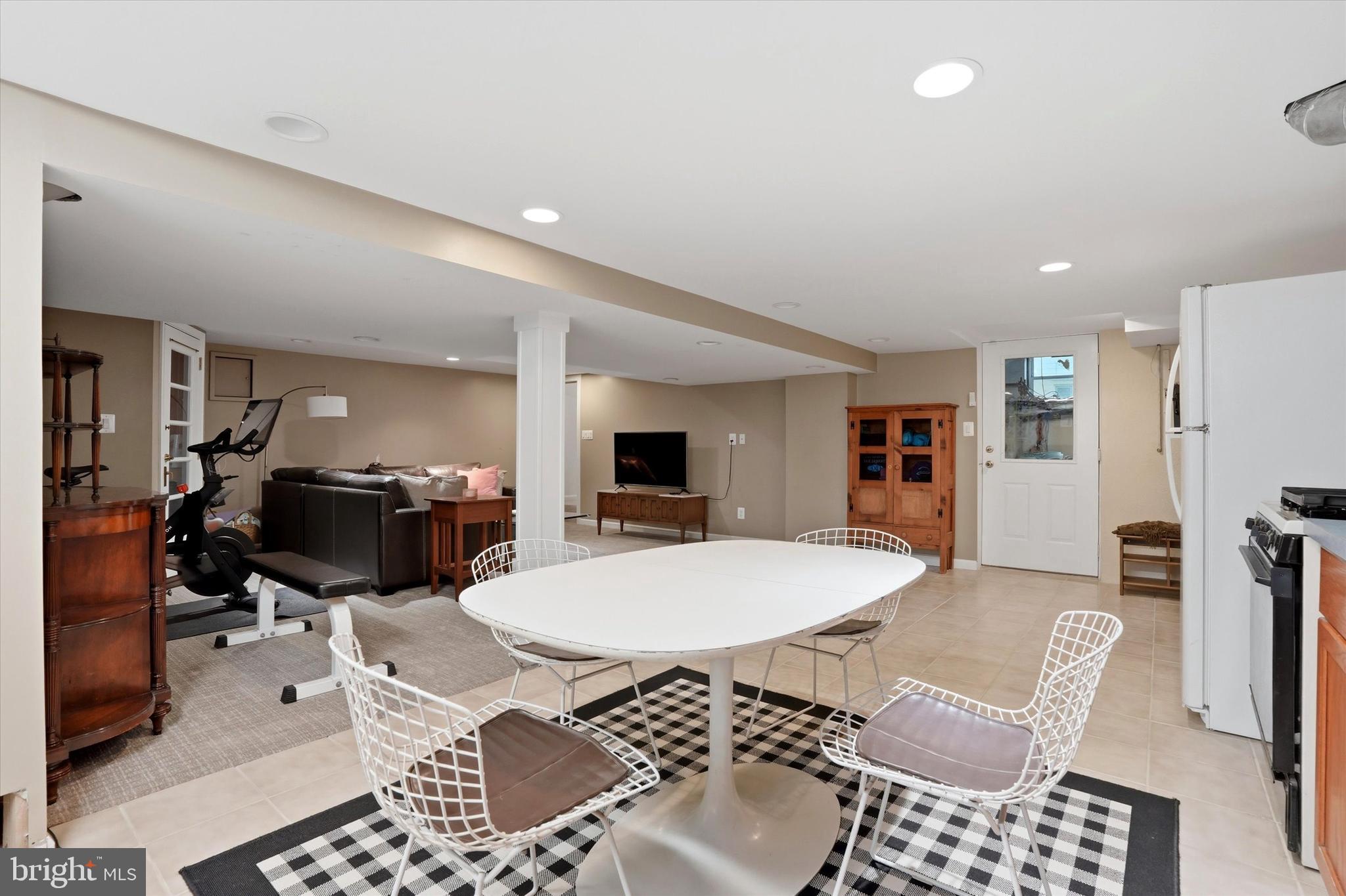 617 PADDOCK ROAD