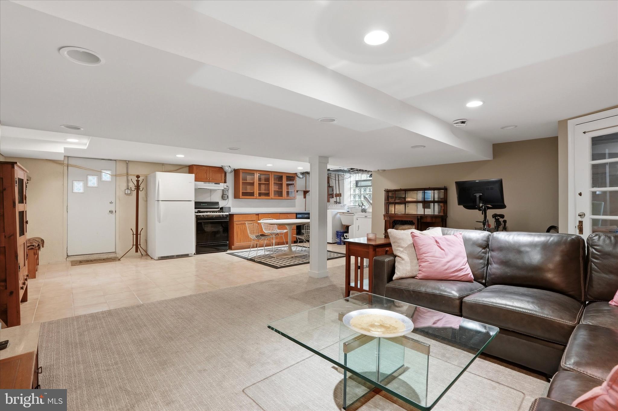 617 PADDOCK ROAD