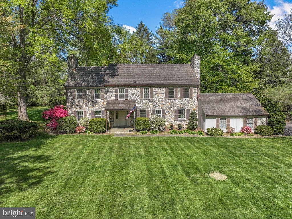 7 LOCUST LANE