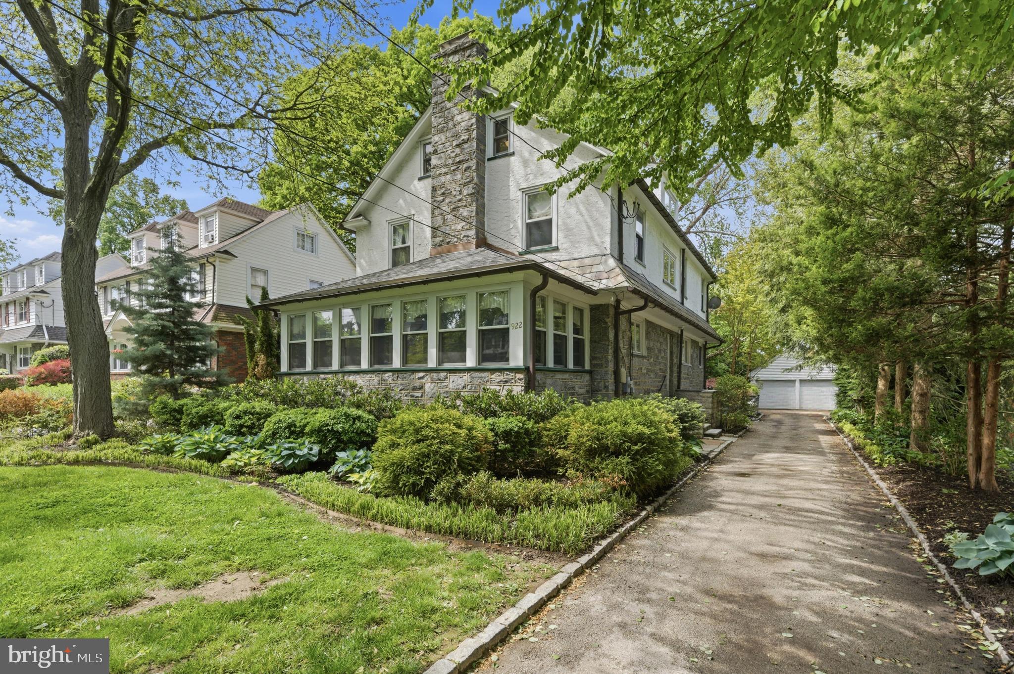 922 WILDE AVENUE