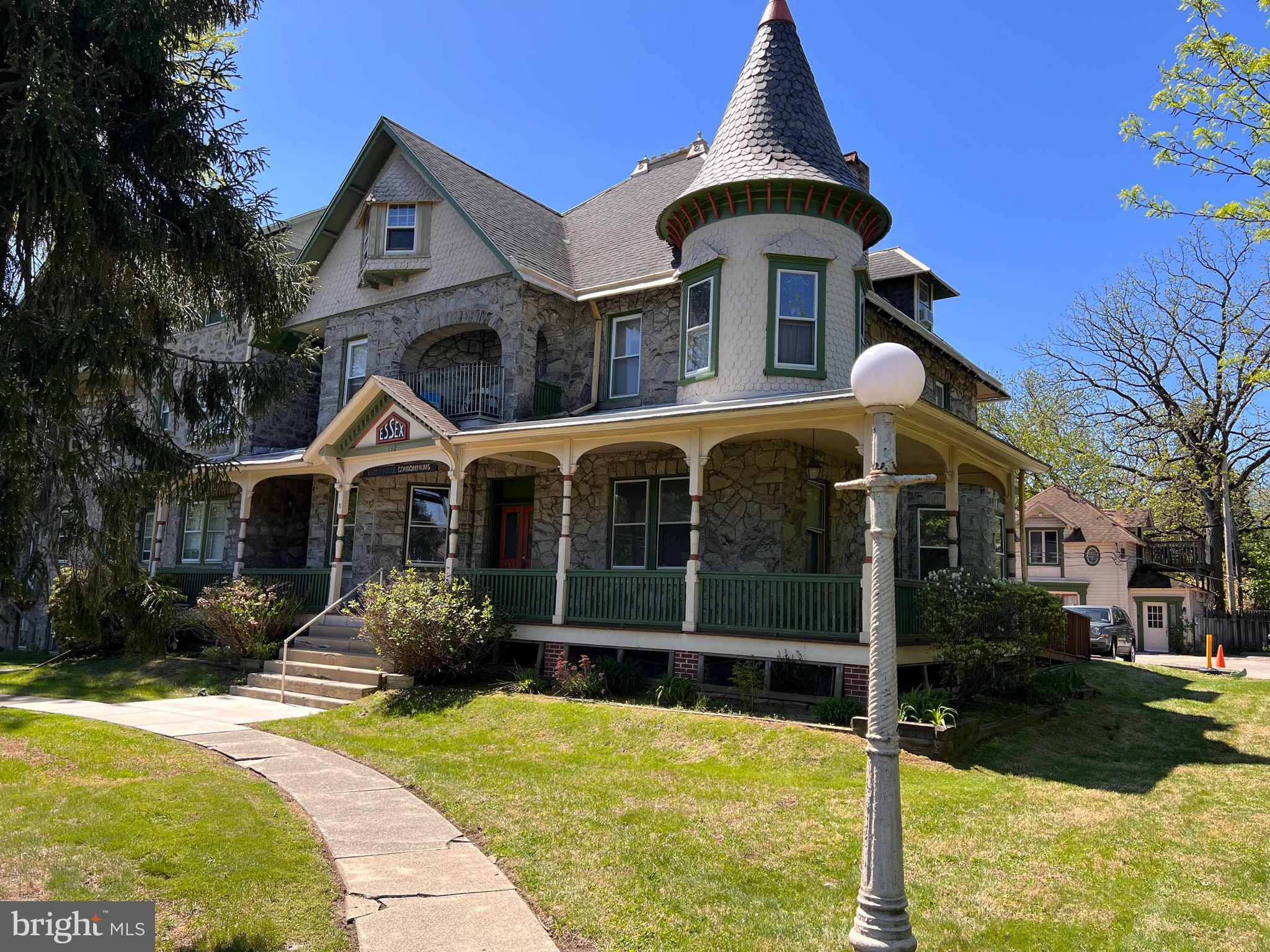 192 N LANSDOWNE AVENUE #B1