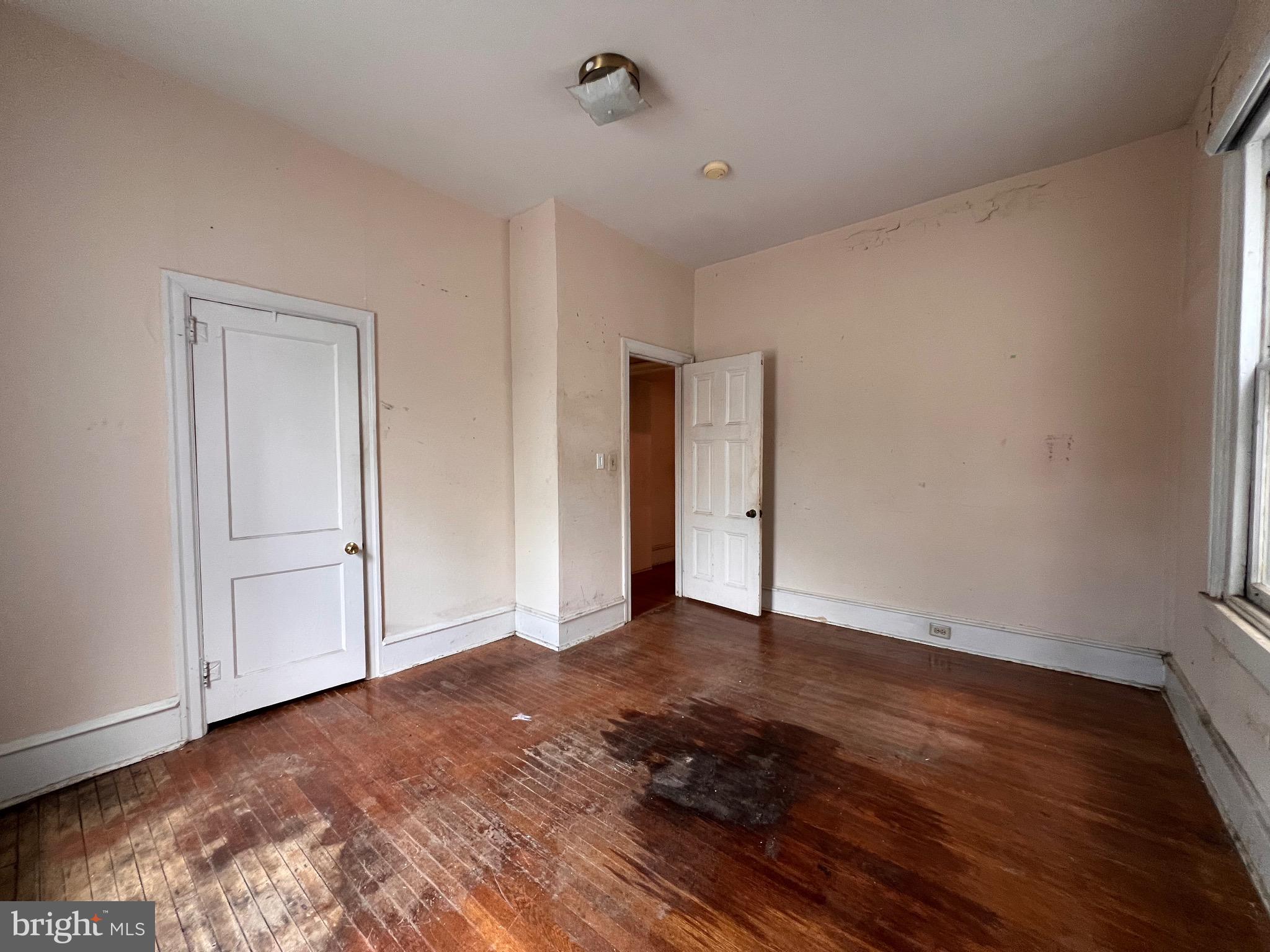 192 N LANSDOWNE AVENUE #B1