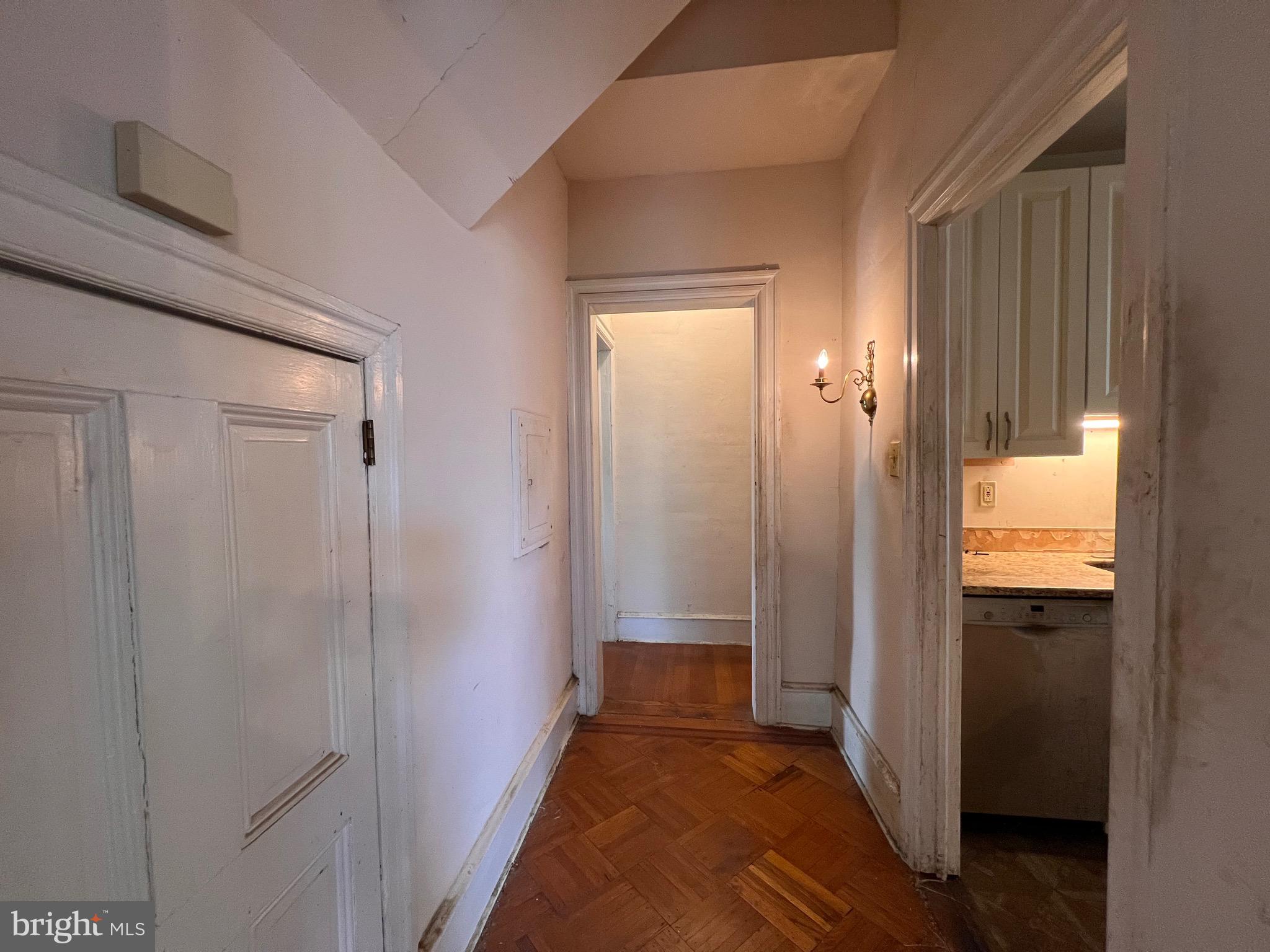 192 N LANSDOWNE AVENUE #B1